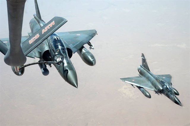 MUEREN MILICIANOS DEL EI EN BOMBARDEOS DE LA COALICIÓN EN SIRIA