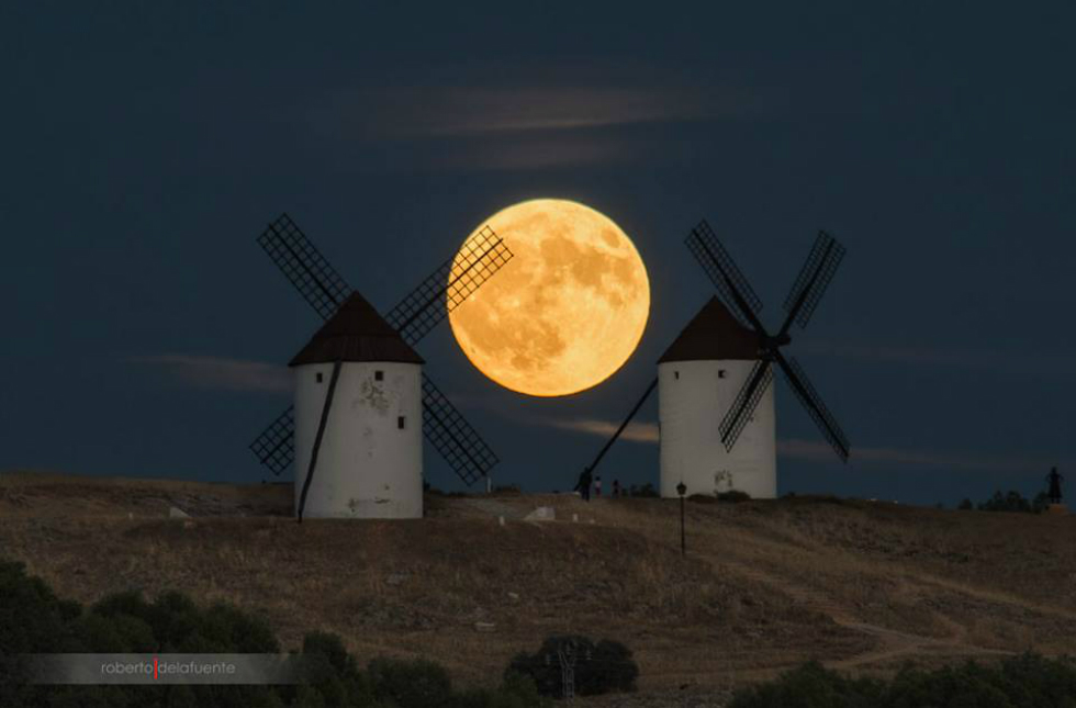 TIENEN QUE VER HOY LA LUNA, LUNERA, CASCABELERA…