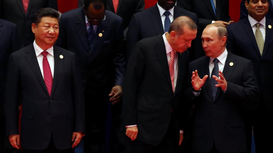 ERDOGAN DICE QUE ESTÁ CANSADO DE OCCIDENTE Y QUE PIENSA ALIARSE CON ORIENTE
