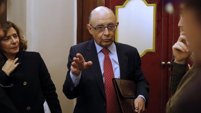 MONTORO SIGUE HACIENDO RECORTES