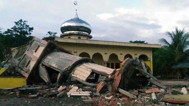FUERTE TERREMOTO EN SUMATRA