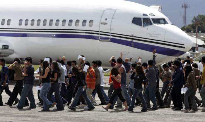 ESPAÑA REALIZA VUELOS DE DEPORTACIÓN SIN ASISTENCIA MÉDICA NI LETRADA