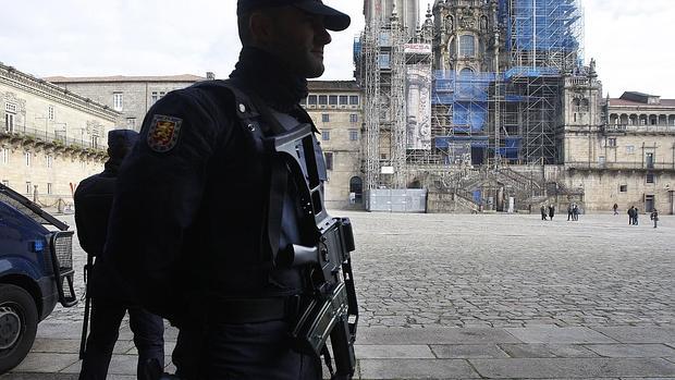 ARMAS DE GUERRA PARA LAS PATRULLAS ESPAÑOLAS DE POLICÍA