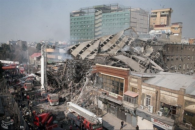 INCENDIO Y DERRUMBE DE UN CENTRO COMERCIAL EN TEHERÁN