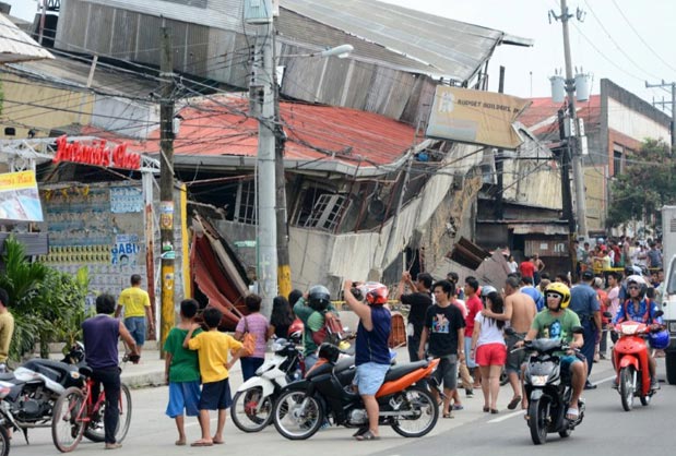 UN TERREMOTO HACE TEMBLAR EL SUR DE FILIPINAS