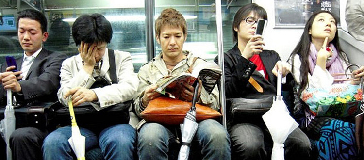 EN JAPÓN ESTÁN DEMASIADO CANSADOS PARA EL SEXO