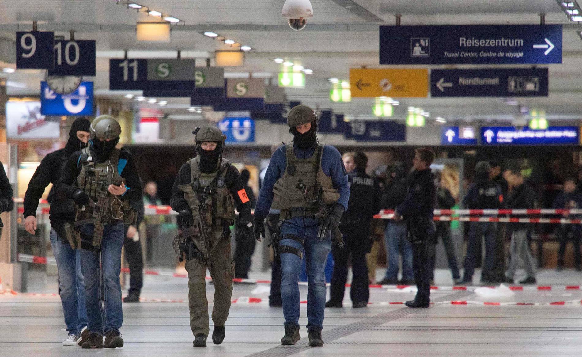 EL ATAQUE CON UN HACHA EN DUSSELDORF LO REALIZÓ UN HOMBRE CON PROBLEMAS MENTALES