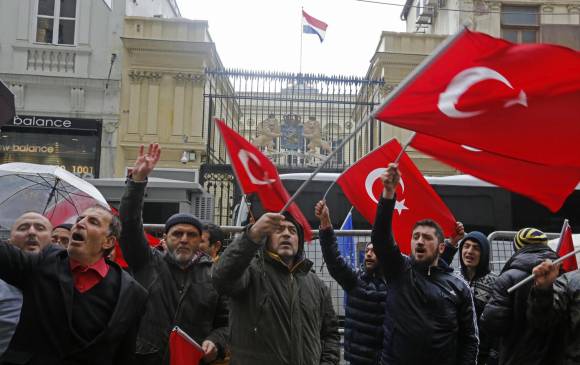 EL CONFLICTO DIPLOMÁTICO ENTRE HOLANDA Y TURQUÍA, LEJOS DE SOLUCIONARSE, VA A PEOR