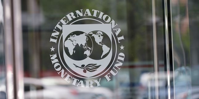 PAQUETE BOMBA EN LA SEDE DEL FMI EN PARÍS