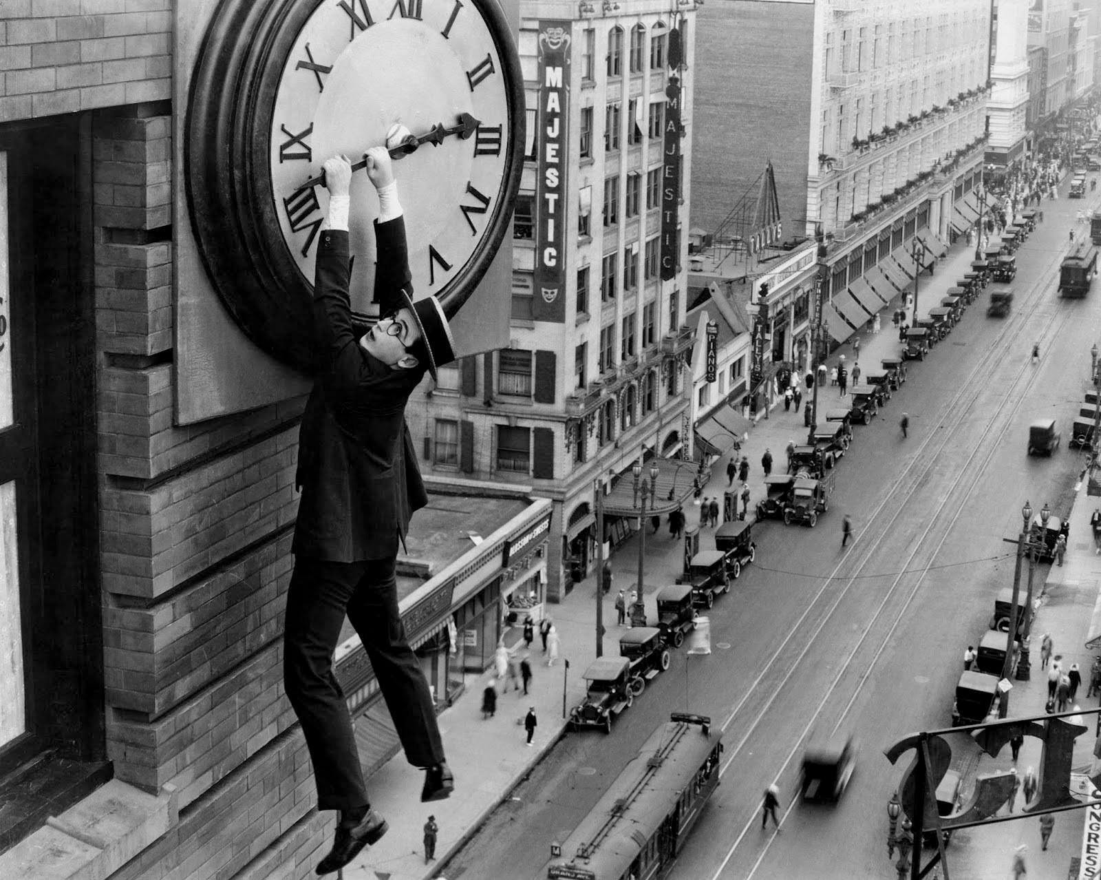 HOY TENDREMOS QUE CAMBIAR LA HORA POR IMPOSICIÓN GUBERNAMENTAL CONTRA NATURA