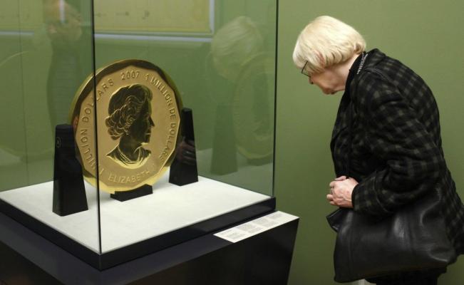 ROBAN LA MONEDA DE ORO MÁS GRANDE DEL PLANETA