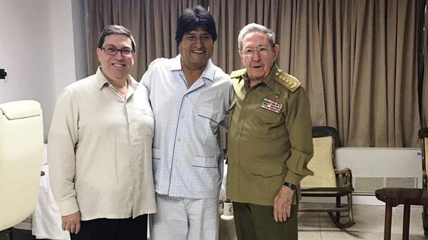 EVO MORALES VIAJA CON URGENCIA A CUBA POR UN PROBLEMA DE SALUD SIN IMPORTANCIA