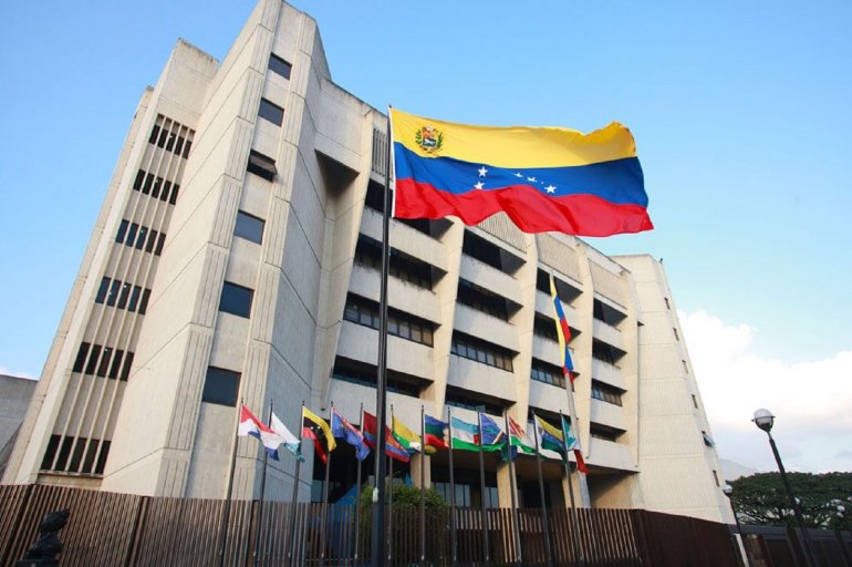 MADURO QUITA LA INMUNIDAD PLENA A LOS DIPUTADOS DE LA OPOSICIÓN