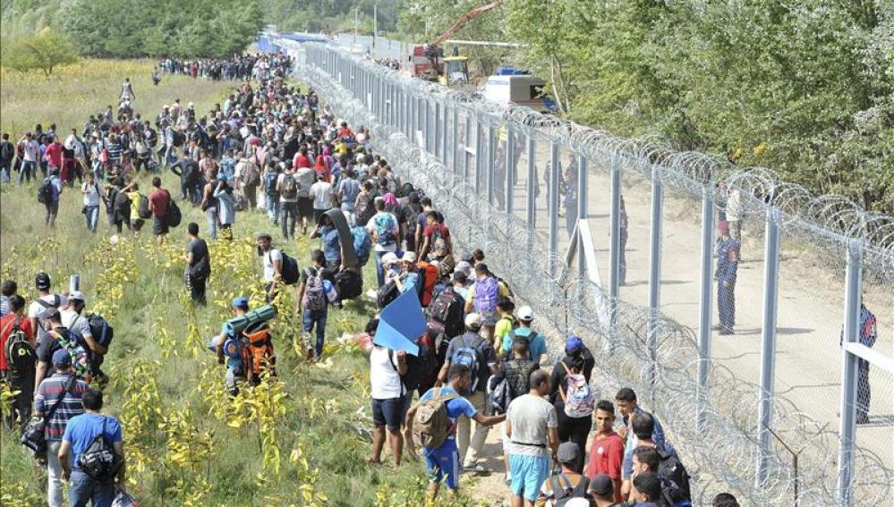 CUATRO PAÍSES DE LA UE SE NIEGAN A ACEPTAR INMIGRANTES