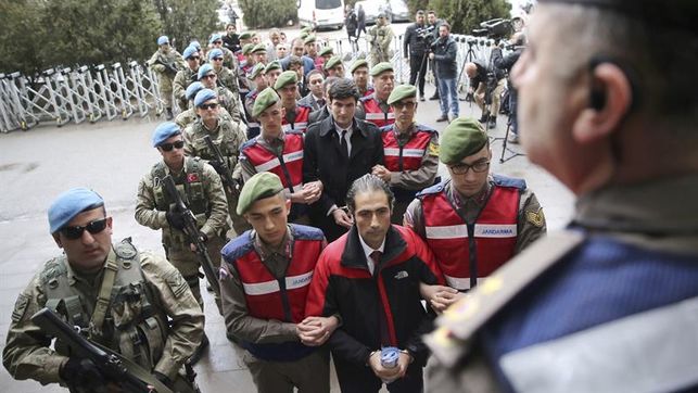 ERDOGAN SIGUE ENCARCELANDO A LA POBLACIÓN