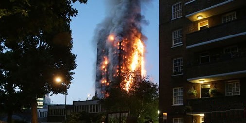 LONDRES RECONOCE QUE HAY MUCHOS EDIFICOS CON CUBIERTA DE POLIETILENO, ¿MADRID HARÁ LO MISMO?