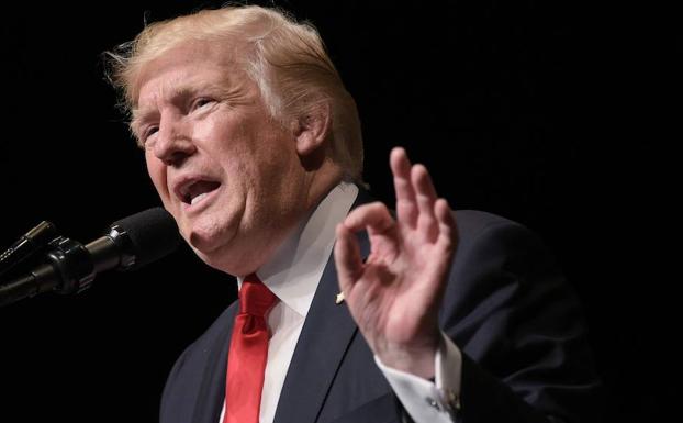 DIMISIÓN DE SEIS EXPERTOS QUE ASESORABAN A TRUMP SOBRE EL SIDA