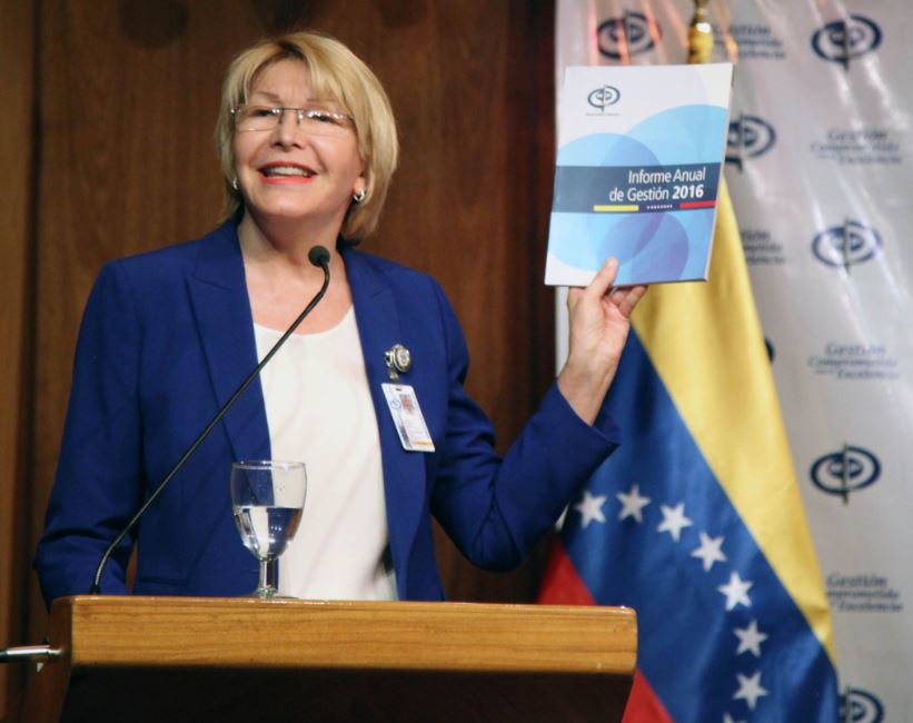 CONTINÚA LA VIOLENCIA EN VENEZUELA. LA FISCAL JEFE ES ACUSADA DE GOLPISTA