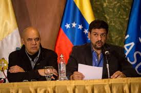 LA OPOSICION VENEZOLANA CREA UN GOBIERNO
