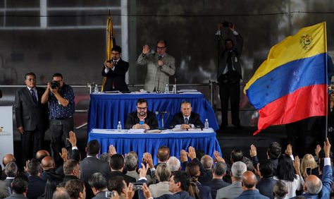 EDITORIAL: LOS NUEVOS MAGISTRADOS VENEZOLANOS JURAMENTAN EN LA CALLE