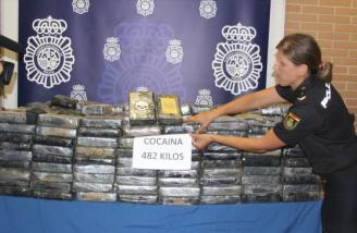PILLAN A UN POBRE HOMBRE CON MEDIA TONELADA DE COCAÍNA
