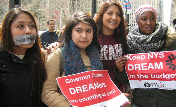 A LA ESPERA DE VER SI LA ANULACIÓN DE LA LEY DACA SE HACE DE FORMA OPERATIVA