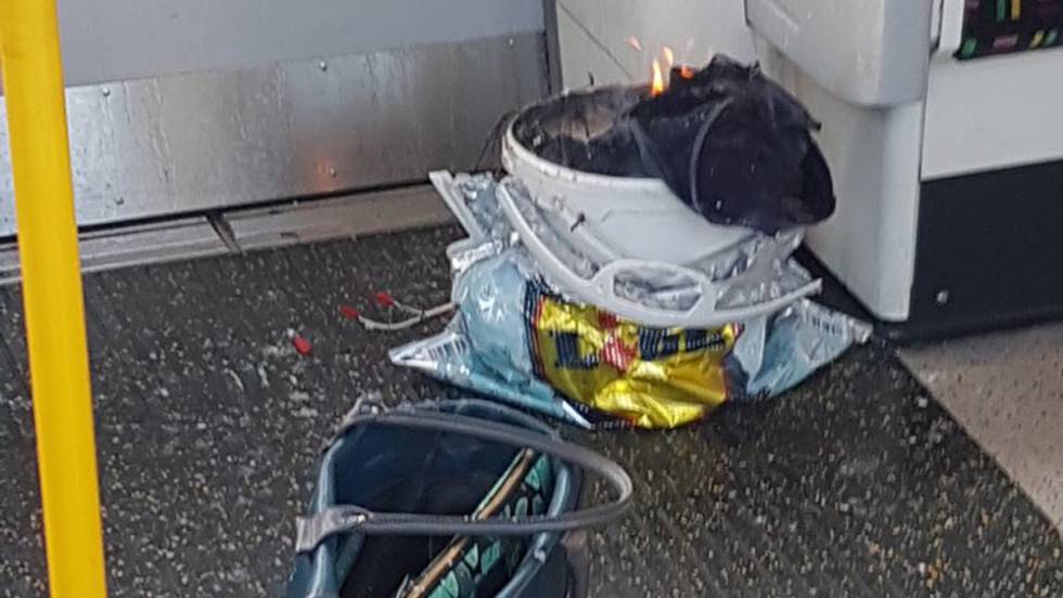 CUBO-BOMBA DEL ISIS EN EL METRO DE LONDRES
