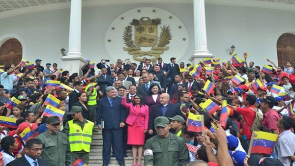 EL CHAVISMO ARRASA POR LAS BUENAS O POR LAS MALAS