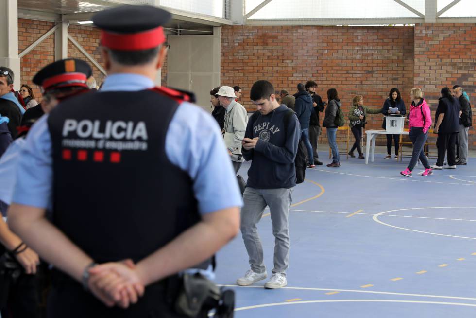 HALLAN DOCUMENTACIÓN QUE DEMOSTRARÍA PASIVIDAD DE LOS MOSSOS EL 1-O