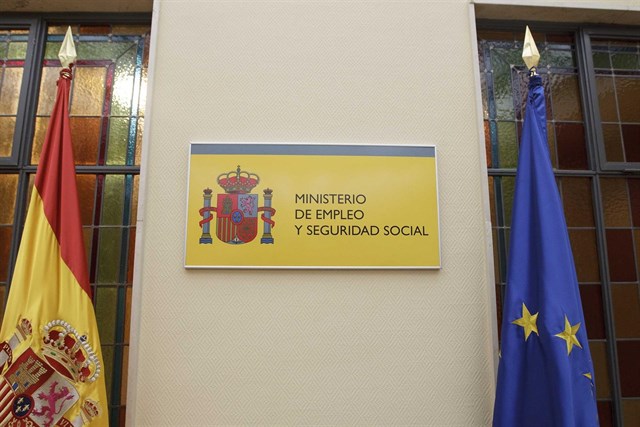 LA SEGURIDAD SOCIAL ESPAÑOLA ESTÁ EN QUIEBRA