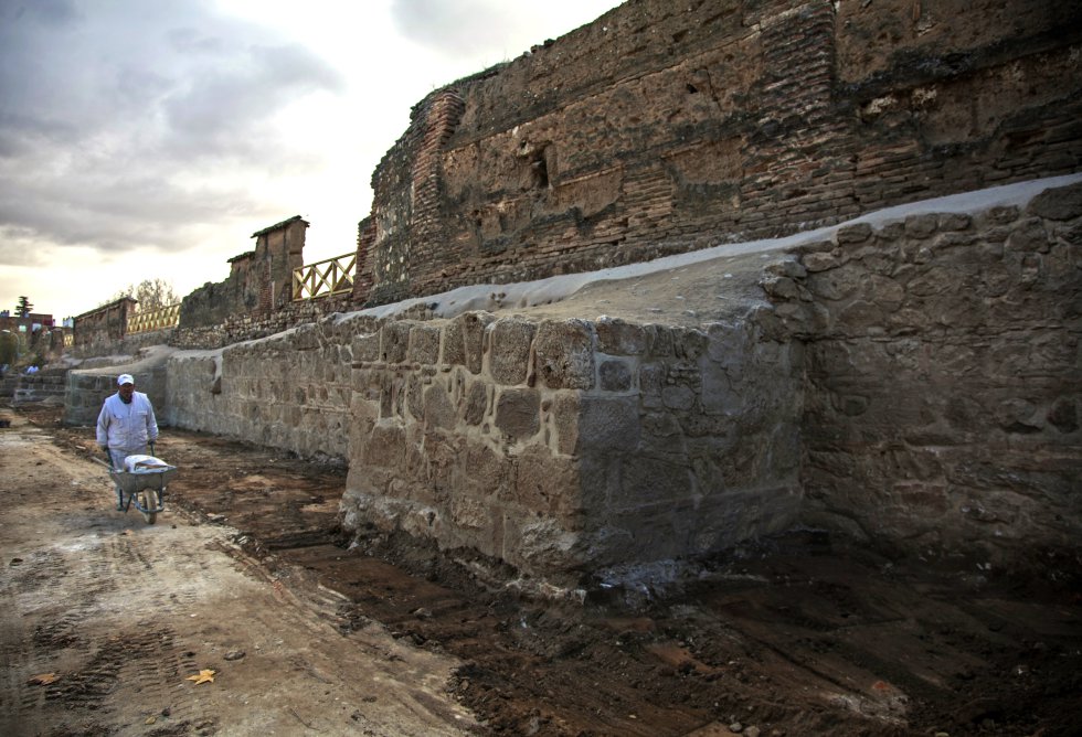 DESCUBIERTA UNA MURALLA MEDIEVAL CON SUS TORREONES EN LA COMUNIDAD DE MADRID