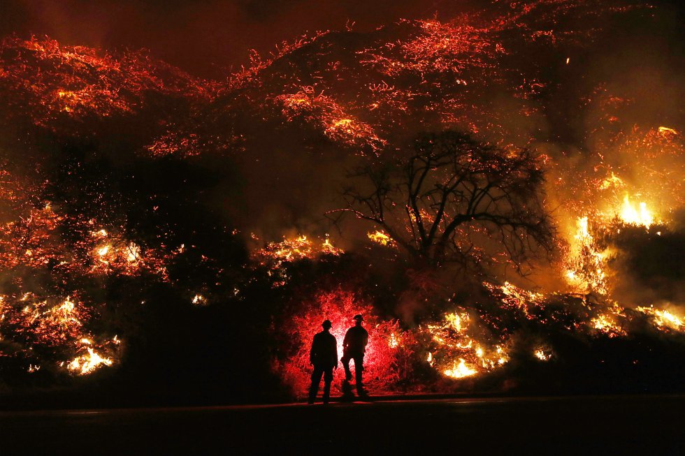 UNA VEZ MÁS, INCENDIOS DEVASTADORES EN CALIFORNIA