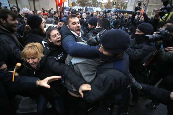 ENFRENTAMIENTOS DEL INDEPENDENTISMO CATALÁN EN SIJENA (HUESCA)