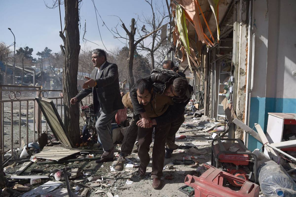 ATENTADO CON AMBULANCIA BOMBA EN KABUL