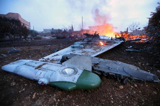 AVIÓN RUSO DERRIBADO EN SIRIA POR LOS REBELDES