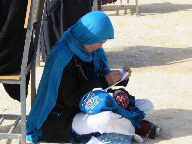 ¡NOTICIA EN AFGANISTAN!: UNA MUJER CONSIGUE ENTRAR EN LA UNIVERSIDAD.