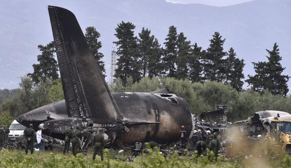 SE ESTRELLA UN AVION RUSO EN ARGELIA