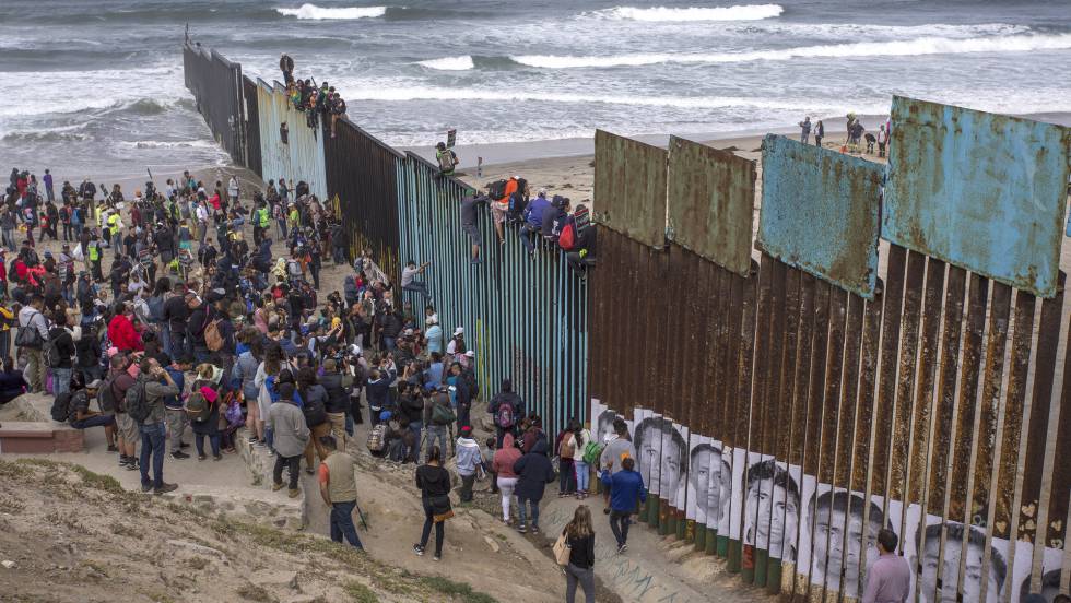 LLEGA A LA FRONTERA CON EE.UU. LA CARAVANA DE INMIGRANTES CENTROAMERICANOS