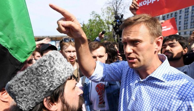 SIGUIENDO SU POLÍTICA “DEMOCRÁTICA”, PUTIN DETIENE A SU ÚNICO OPOSITOR