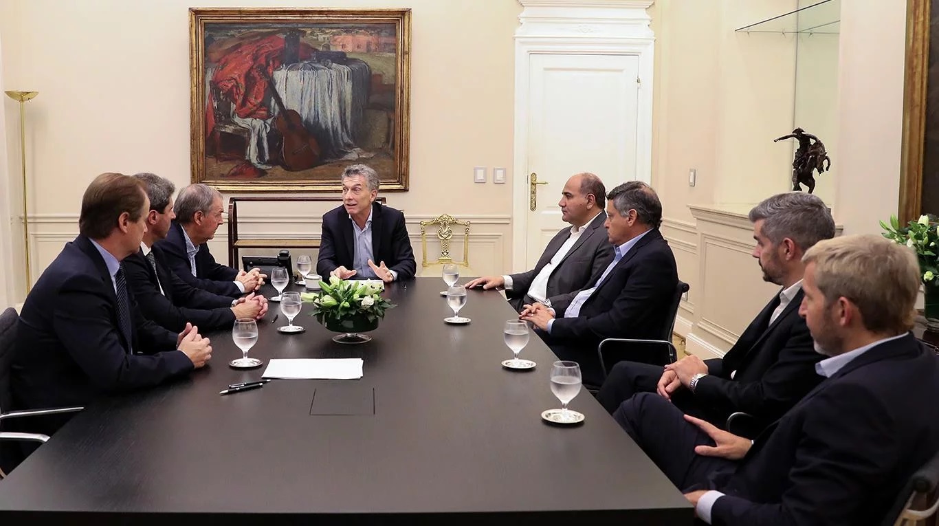ARGENTINA NECESITA 30.000 MILLONES DE DÓLARES