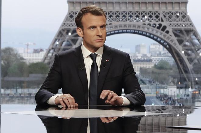 FRANCIA NACIONALIZA A LOS SIN PAPELES SI SON HEROES