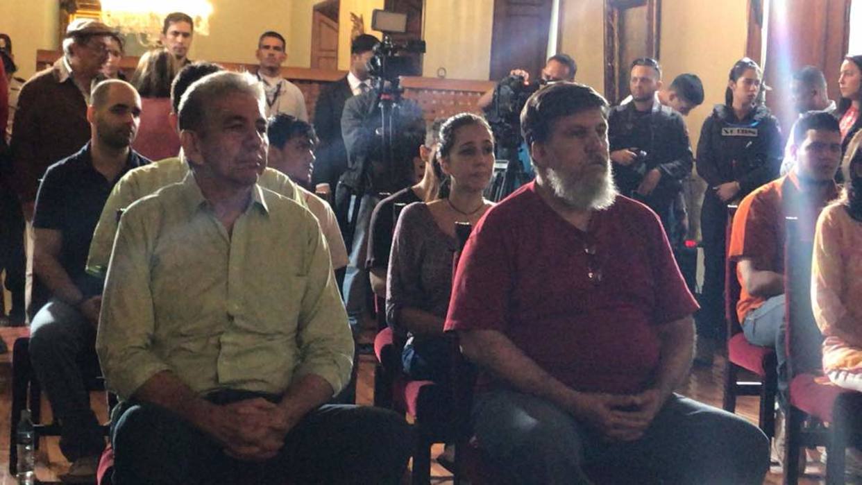 VENEZUELA: UNA COSA SON LOS TITULARES OFICIALES Y OTRA ES LA REALIDAD