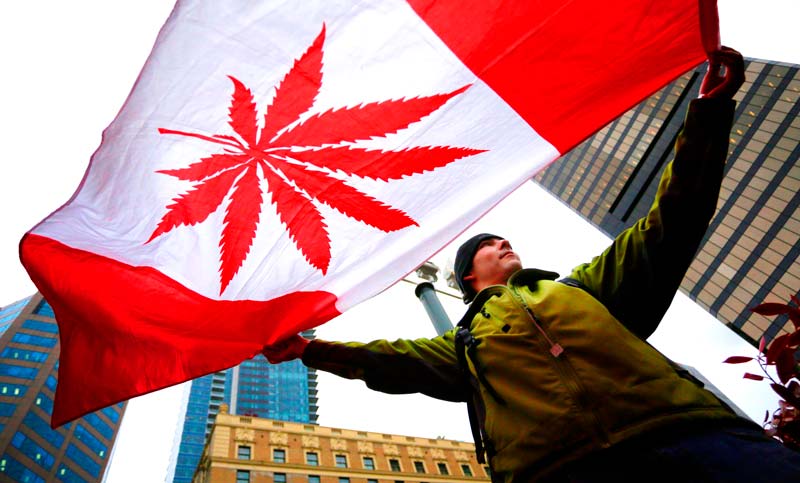LA MARIHUANA TAMBIÉN DEJA DE SER ALGO "MALO" EN CANADÁ