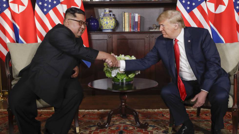 Y KIM Y TRUMP SE DIERON LA MANO