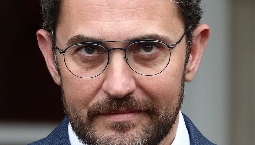EL MINISTRO MÁXIM “EL HORTELANO” DIMITE POR DEFRAUDADOR