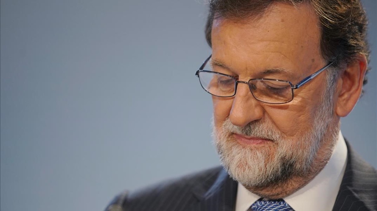 RAJOY VOLVERÁ A SER REGISTRADOR DE LA PROPIEDAD