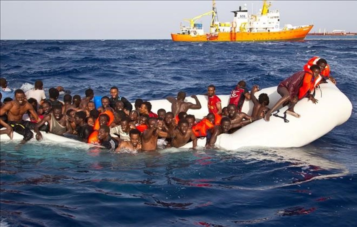 MIENTRAS… SIGUEN “RESCATANDO” MIGRANTES