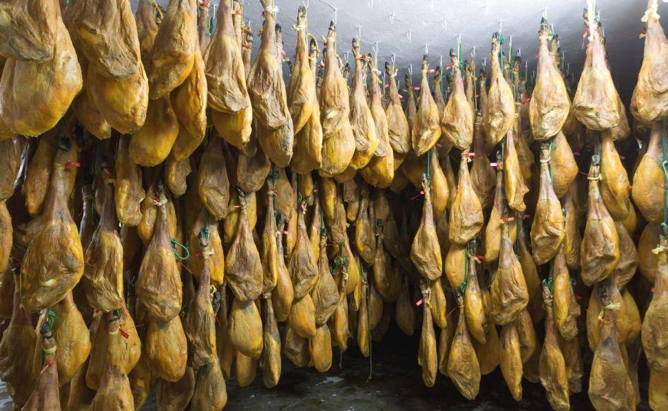 BADAJOZ: TRAMA DE VENTA DE CÁRNICOS CADUCADOS