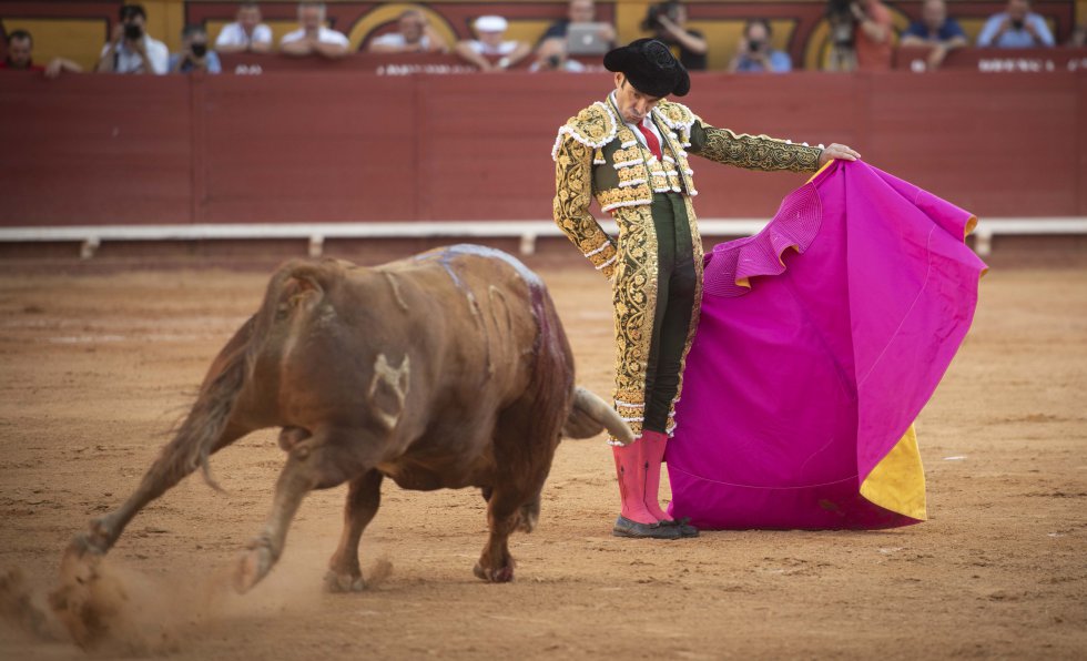 JOSE TOMÁS: MAESTRÍA EN ALGECIRAS