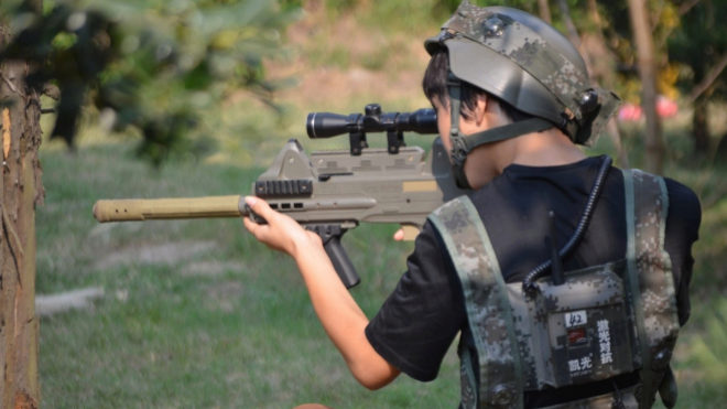 CHINA HACE UN RIFLE QUE PROVOCA UN DOLOR “MÁS ALLA DE LO SOPORTABLE”